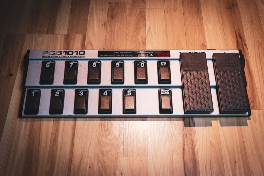Behringer FCB1010