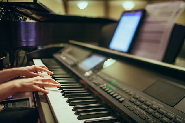 Digital Pianos Under $500