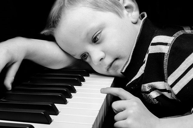 Teaching yourself the piano
